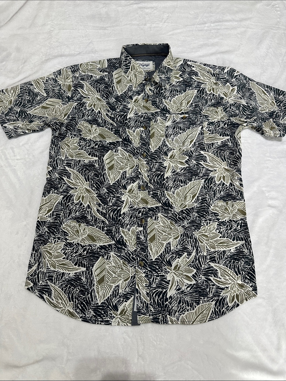 Voyage | size large | tropical shirt